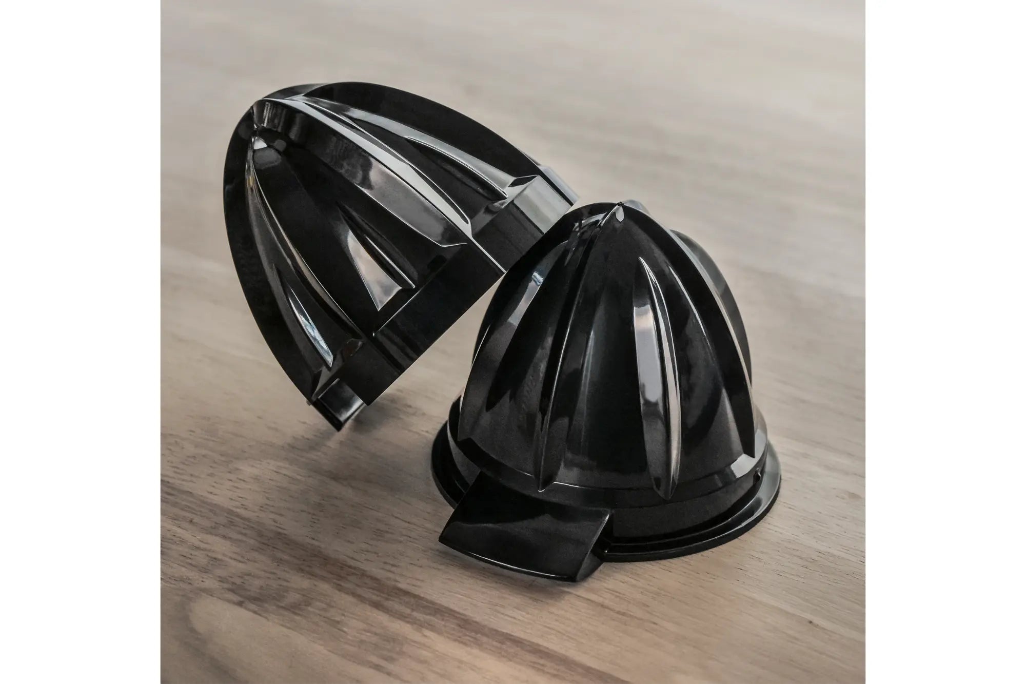 Cones noir NEW MOON Presse Agrumes