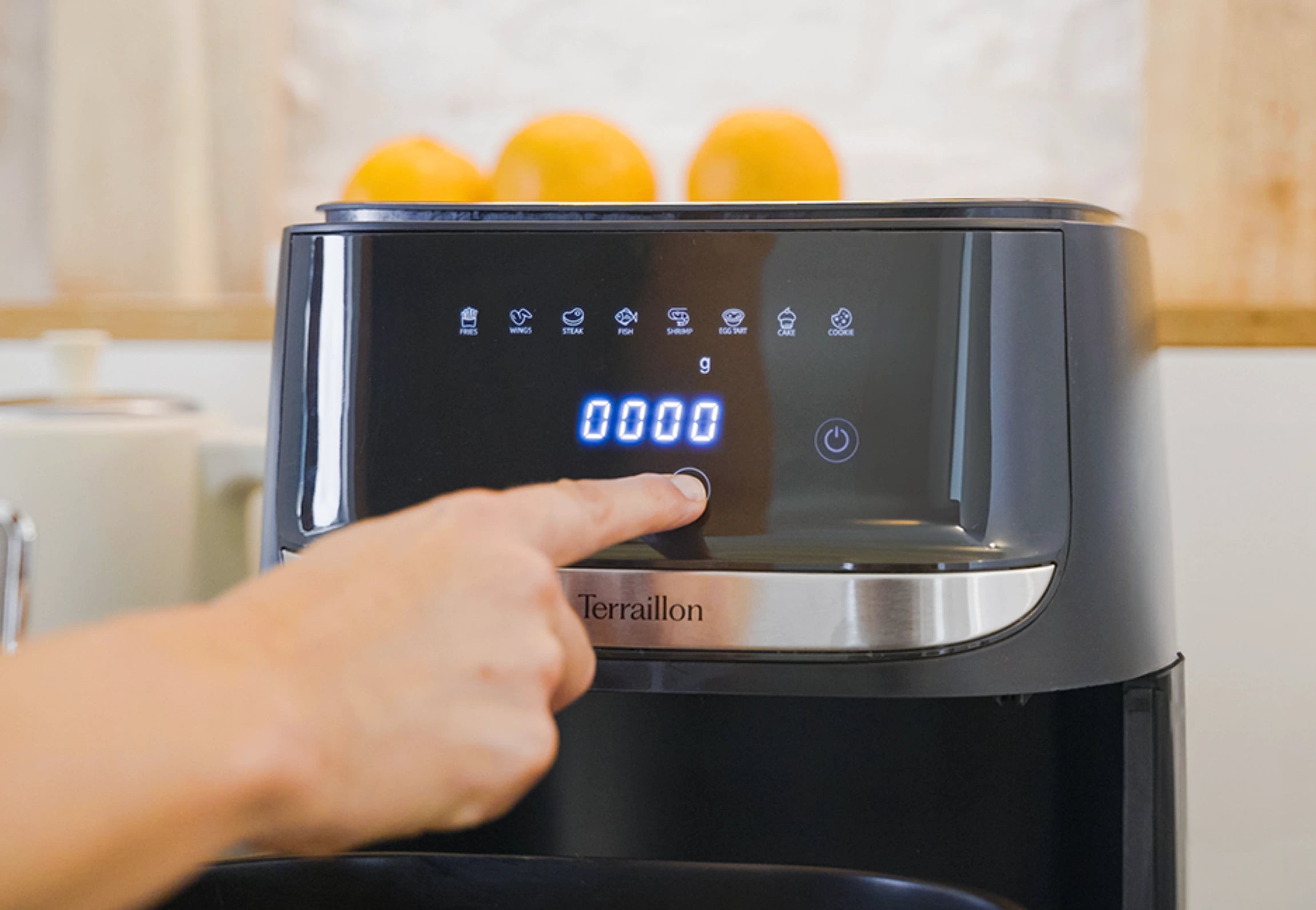 Friteuse sans huile COOK & FRY SMART mise en situation boutons