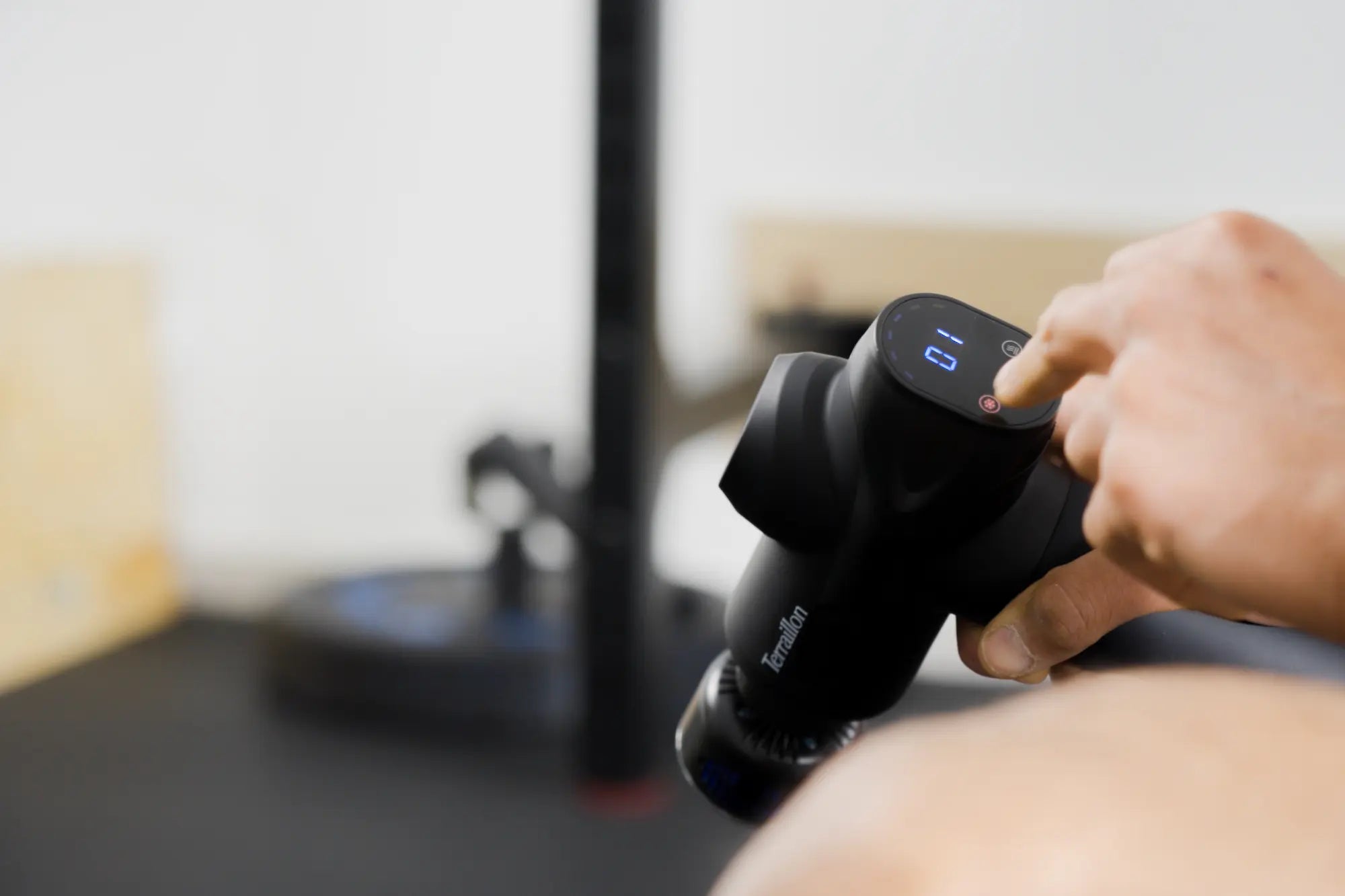 Pistolet de massage GUN MASSAGER EXPERT fonctionnalité froid