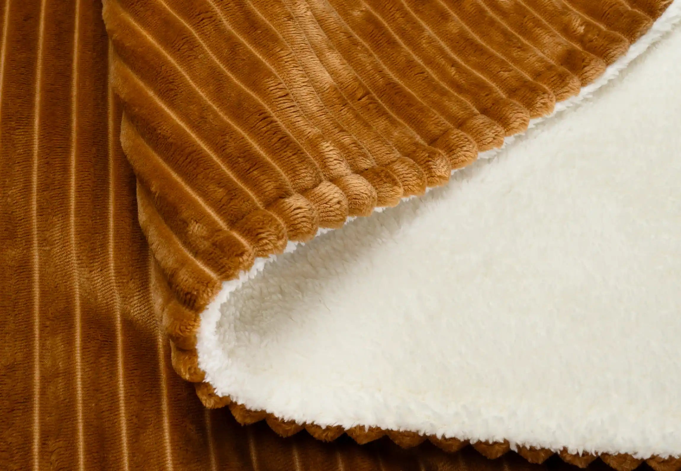 KOOMY Heated Blanket - Your large format gentle warmth solution